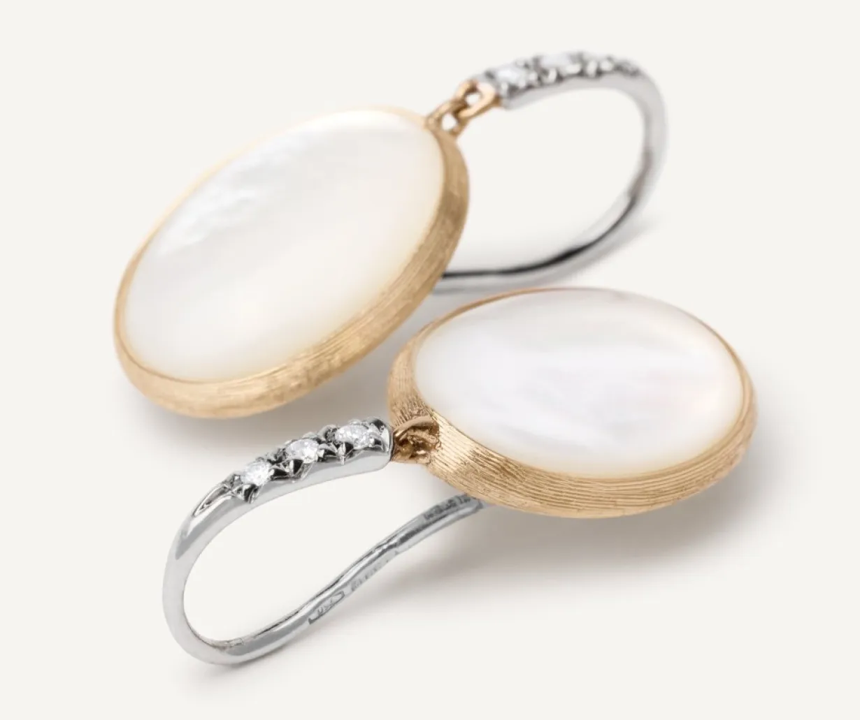 Marco Bicego 18Kt Yellow Gold Earrings With Mother-Of-Pearl And Diamond Hook New